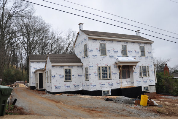 306 White Circle SE