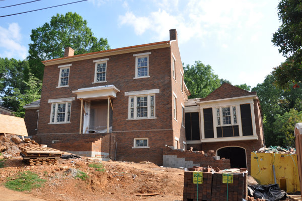 306 White Circle SE