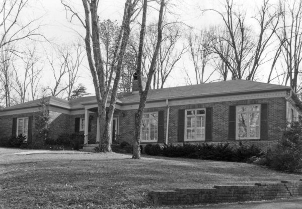 308 White Circle SE