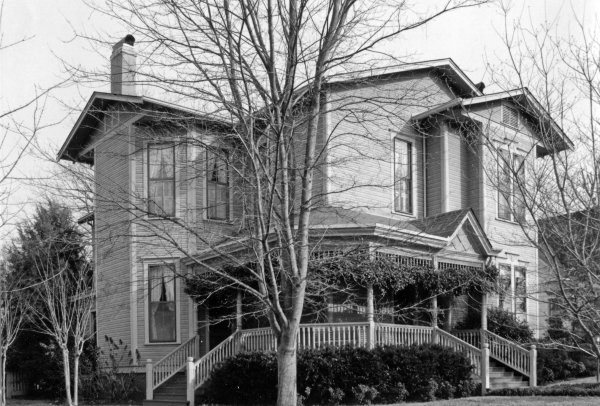 315 White Street SE