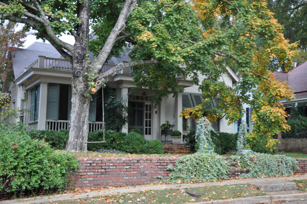 317 White Street SE