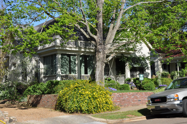 317 White Street SE