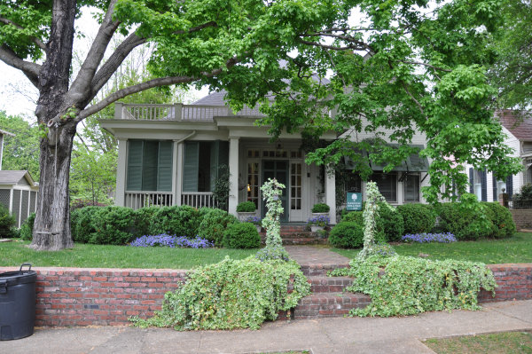317 White Street SE