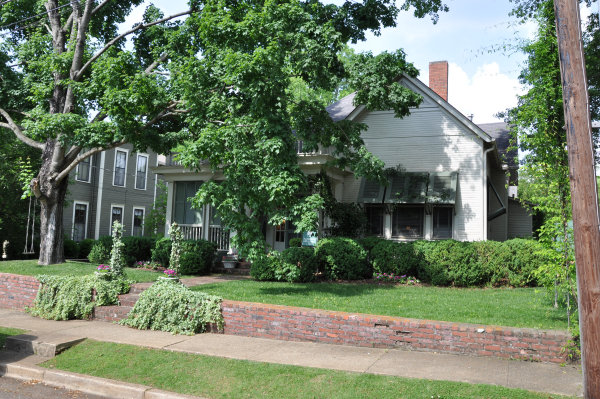 317 White Street SE