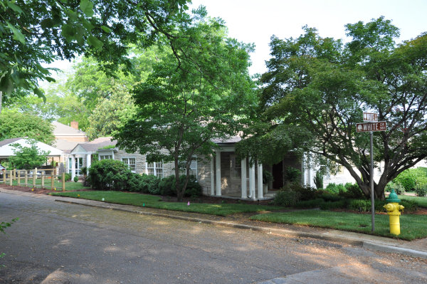 318 White Street SE
