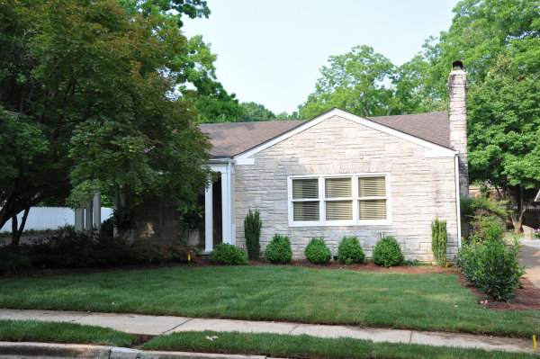 318 White Street SE