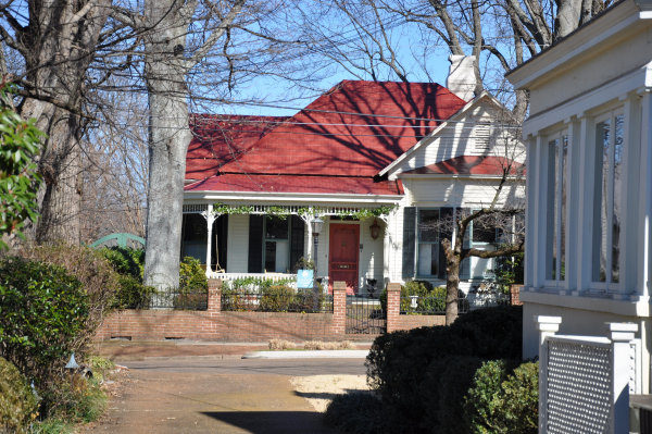 401 White Street SE