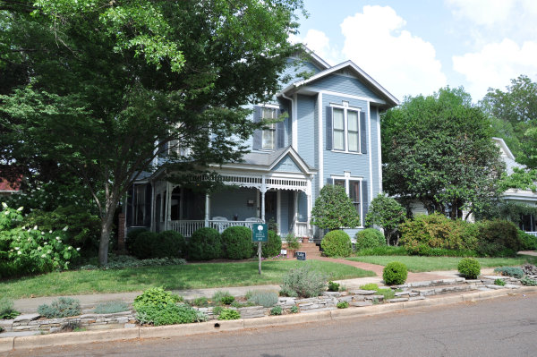 403 White Street SE