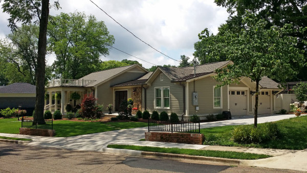404 White Street SE