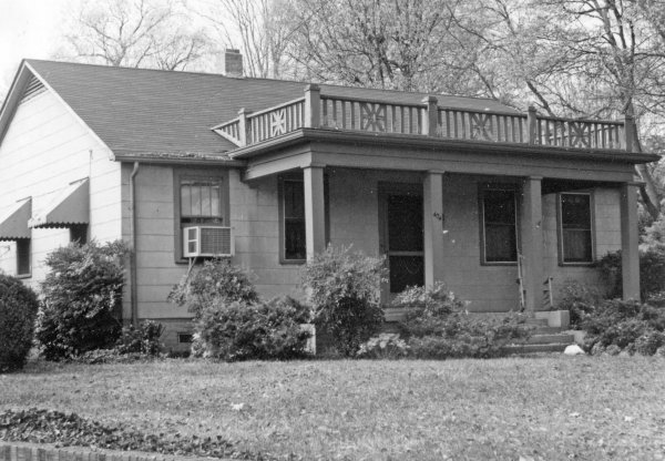 404 White Street SE