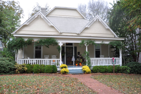405 White Street SE