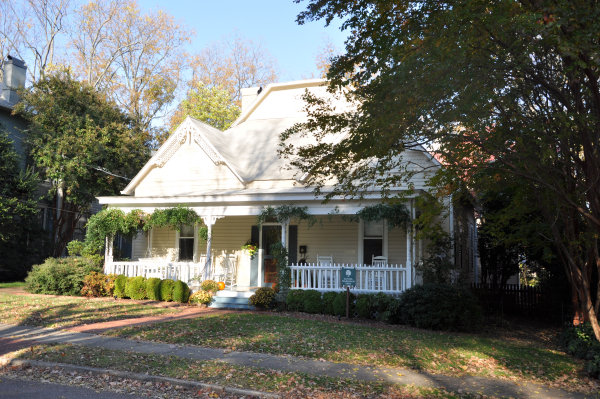 405 White Street SE