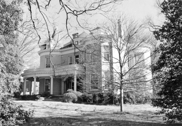 210 Williams Avenue SE